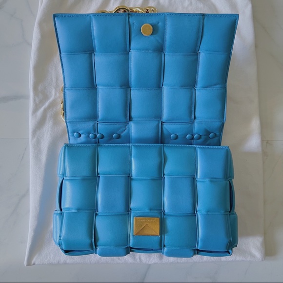 Bottega Veneta padded chain cassette- Like New - Picture 4 of 12